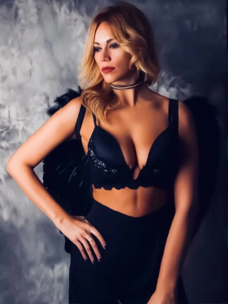 elisa BELLEI - Showbiz Models (foto 9)