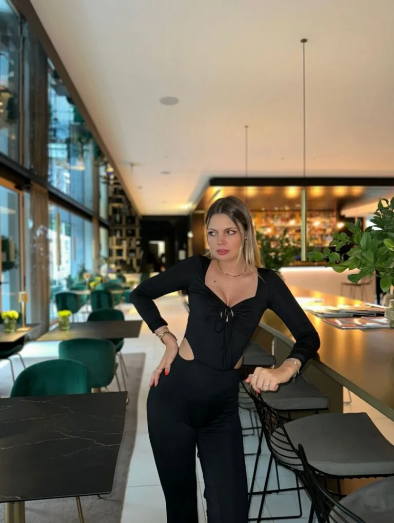 martina salvatore - Showbiz Models (foto 7)
