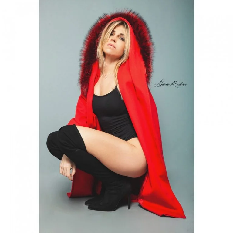 SILVIA LUSOLI - Showbiz Models (foto 8)