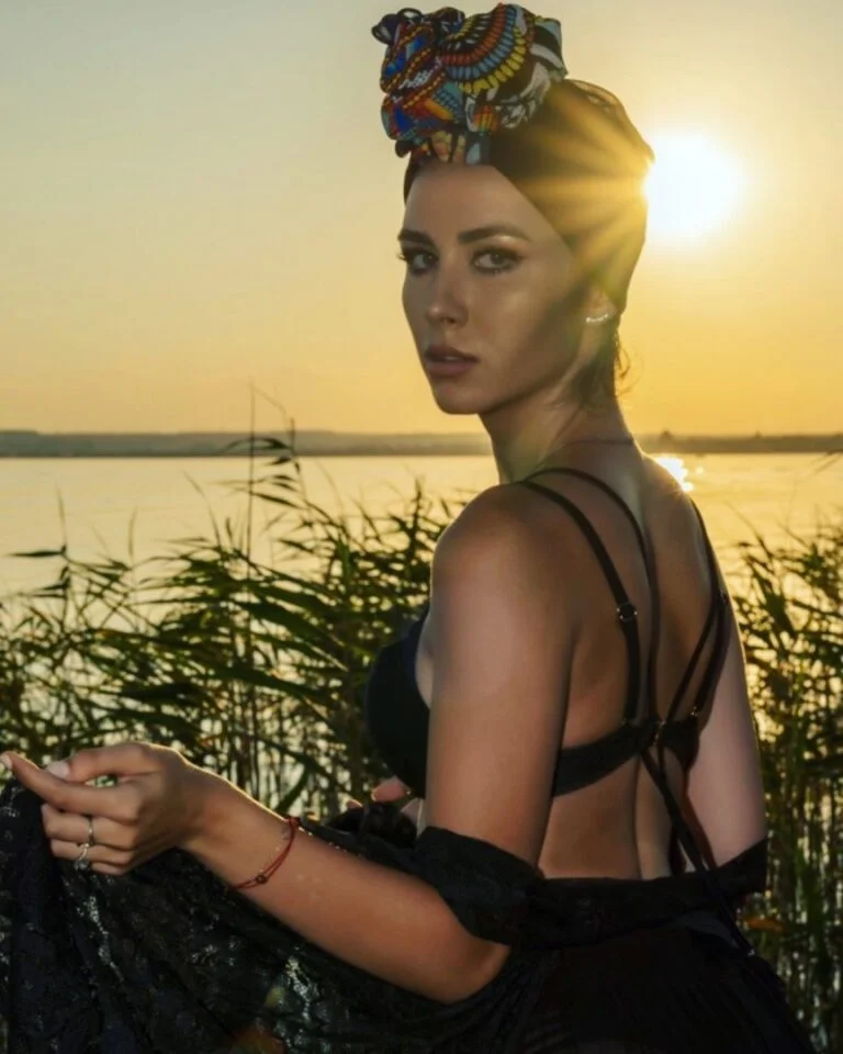 Iulia Marina Crisan - Showbiz Models (foto 2)