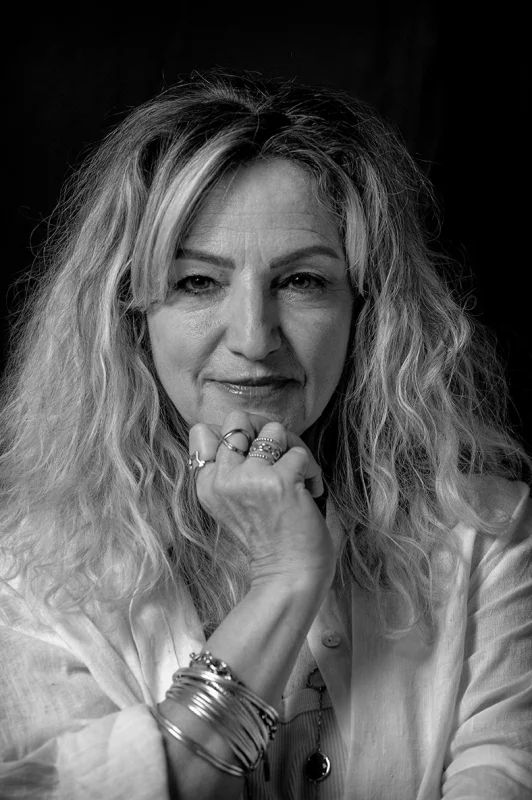 SIMONA B. - Attori