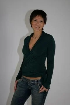 SUYEN W. - Hostess