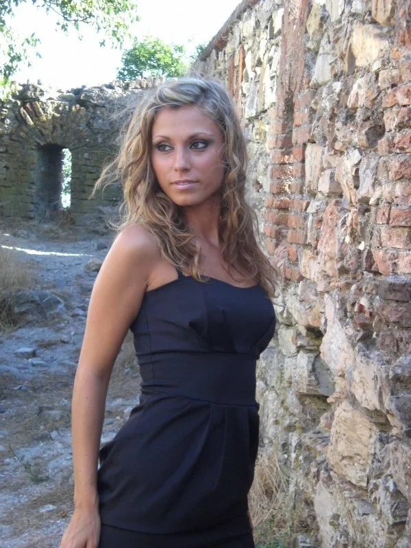 Francesca D. - Hostess