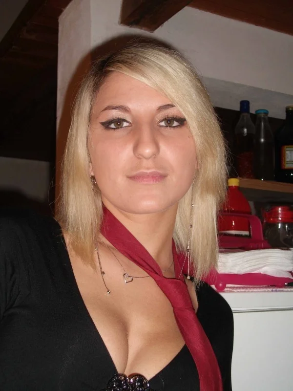 Roxana Andreea L. - Hostess