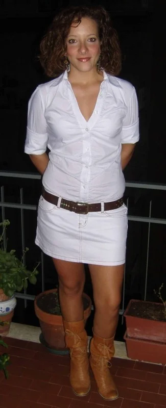 Elena M. - Hostess