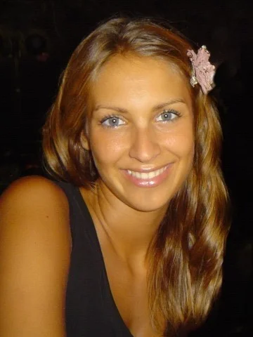 Gessica B. - Hostess
