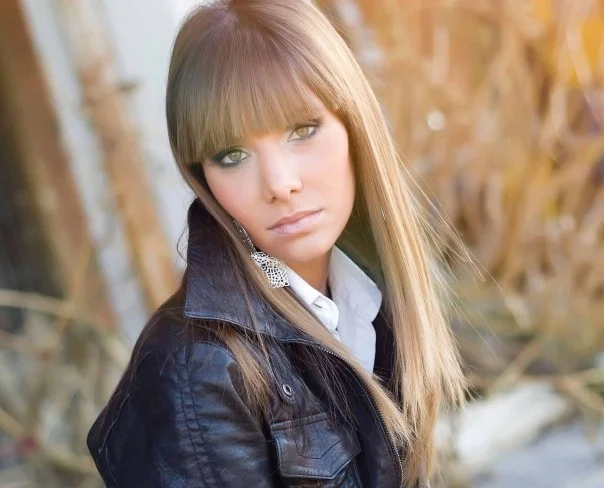 Francesca S. - Hostess