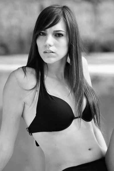 VERONICA D. - Hostess