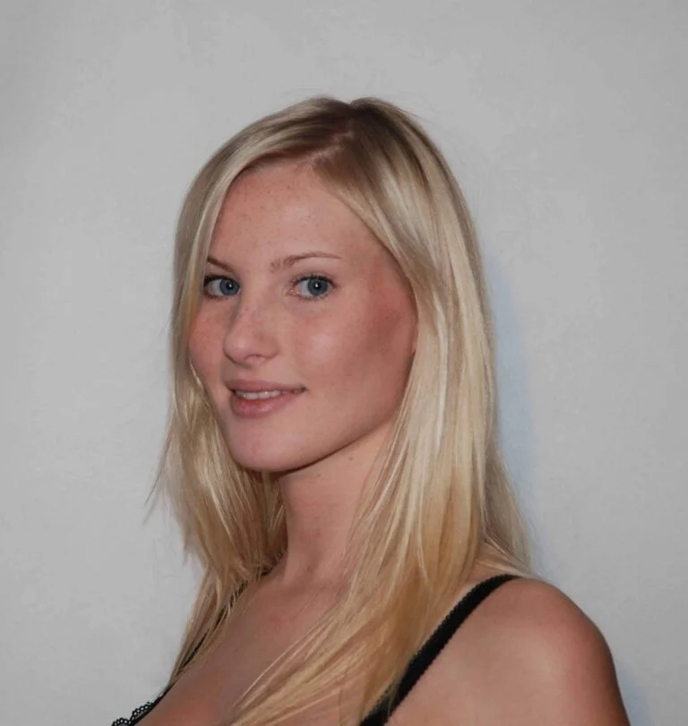 Julie HOUSSIN - Showbiz Models (foto 2)