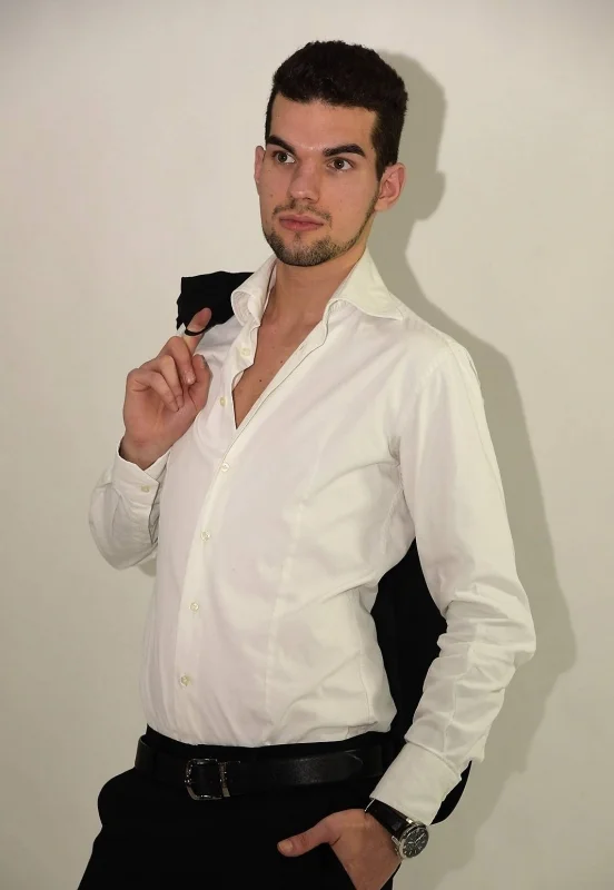Enrico F. - Hostess