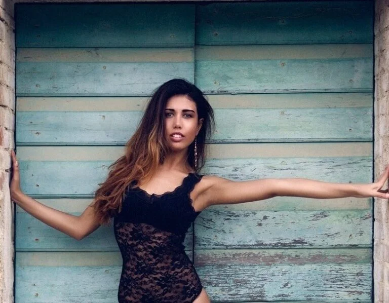 Paula  Cristina Cruz Voerckel Galvao - Showbiz Models (foto 2)