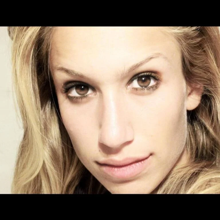 Simona Carbonaro - Showbiz Models (foto 2)
