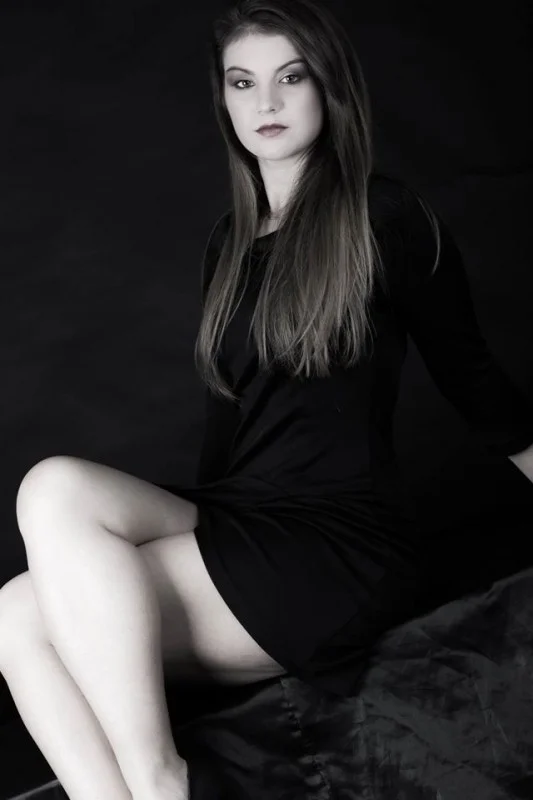 Camilla M. - Hostess