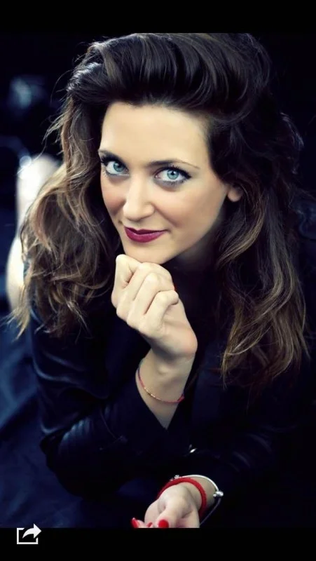 Angela I. - Hostess