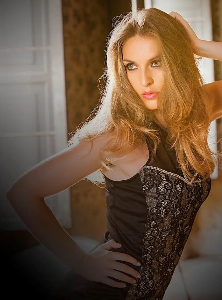 LISA RIVA - Showbiz Models (foto 5)