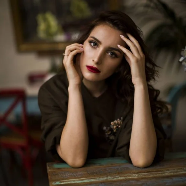 Iana K. - Hostess