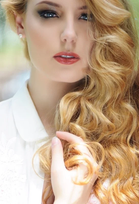 Valentina D. - Hostess