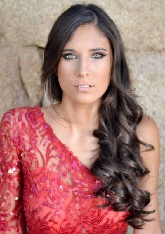 Anabel D. - Hostess