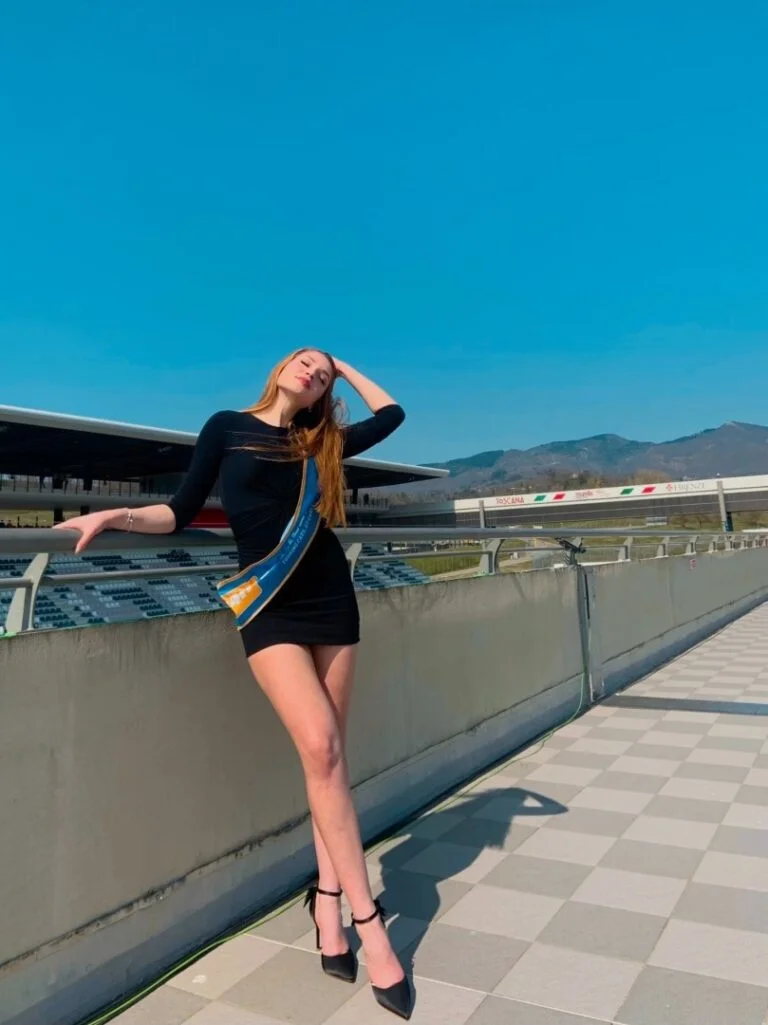 Alisha Fontana - Showbiz Models (foto 3)