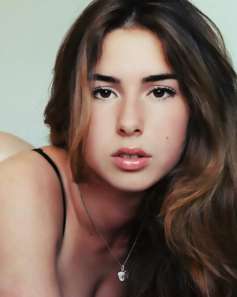 Giulia Cremonesi - Showbiz Models (foto 9)