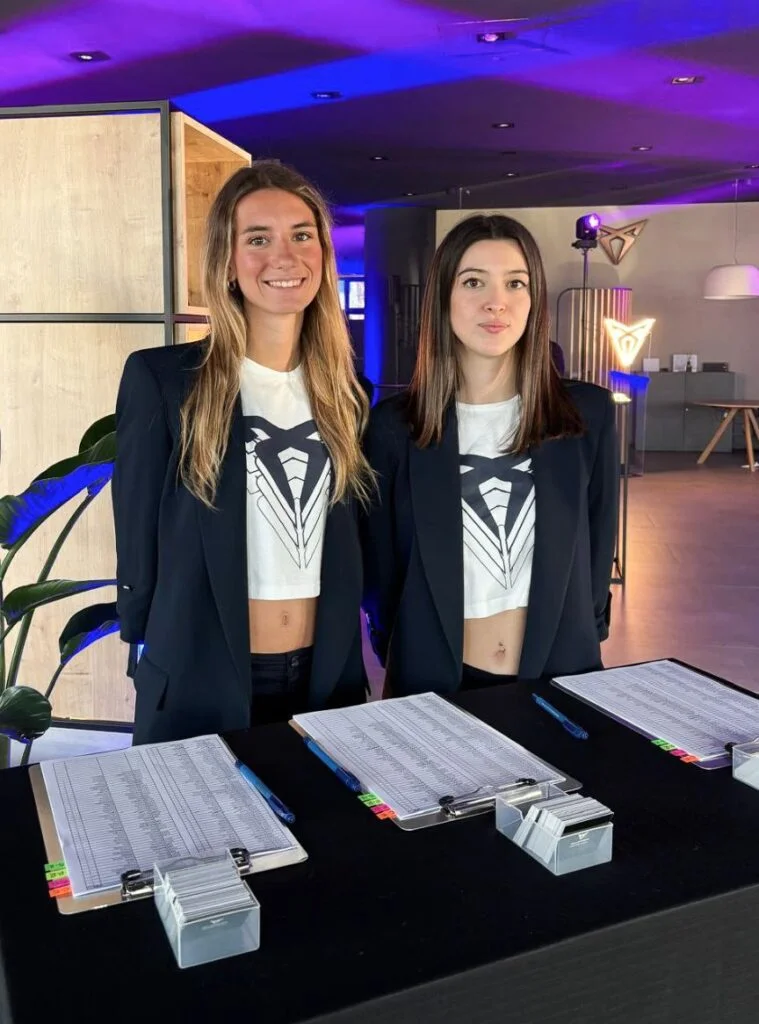 Modelle Showbiz Models in posa