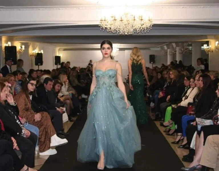 Nicoletta Menna - Showbiz Models (foto 17)