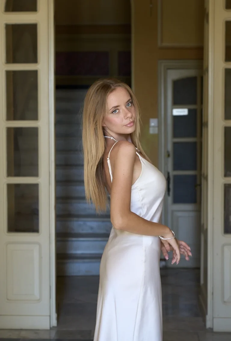 Amelie Asterini - Showbiz Models